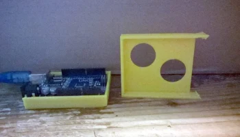 Твердая подставка Arduino Uno с 2 отверстиями............. 1