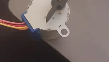 Шаговый двигатель