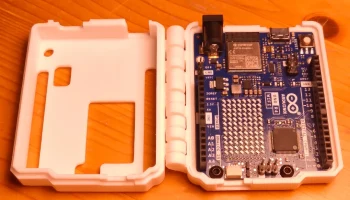 Корпус Arduino R4 Wifi с петлями 1