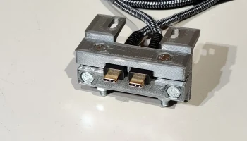 Ноутбук под столом 4