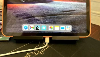 Большая подставка для iPad 2