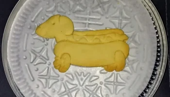 Сосиска в булочке с формочкой для горчичного печенья 1