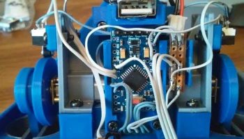 Управляемая версия шагающего робота-дрона с качающимся те... 4