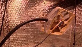 "Fan-o-Matic" - крепление для 140-мм вентилятора на гибко.. 2