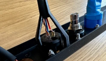 Поддержка XLR Neutrik D типа 7