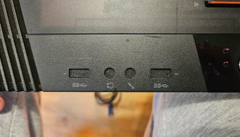 Корпус компьютера Крышка USB- и аудиоотверстия...... 1