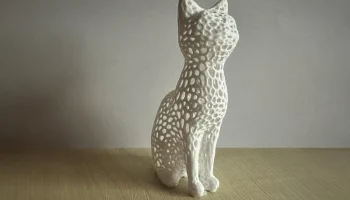 Статуя кота Вороного Статуя кота Вороного