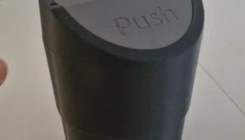 Автомобильный мусорный бак