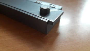 дот с зажимом на английском или немецком ярлыках на кажды.. 3