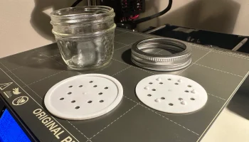 Крышка шейкера для специй от Mason Jar с поворотным замко.. 1