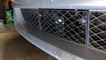 Держатель номерного знака MR2 Spyder без сверления.......... 3