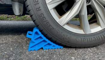 KYLIE - Xtreme Strong Wheel Chock // KYLIE - Стабилизатор...