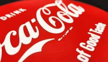 Винтажный знак кнопки Coca-Cola 2 цвета 1