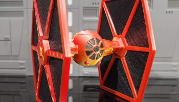 TIE Fighter - не требующий поддержки, простая сборка....... 1