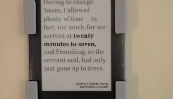 Настенные литературные часы с клавиатурой Kindle 3........