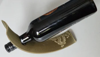 Подставка для винной бутылки с дизайном дракона......