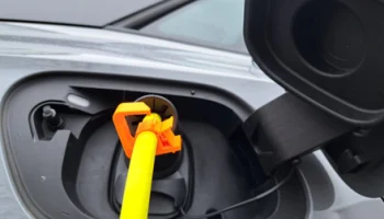 Держатель EV ID4 для дверец зарядки электромобилей (диапа...