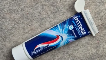 Ключ от выдавливателя зубной пасты......... 1