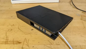 Подставка для ноутбука со встроенным USB-концентратором..... 1