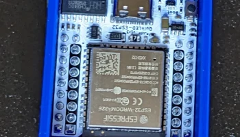 QuinLED-ESP32 с нижним разъемом 2