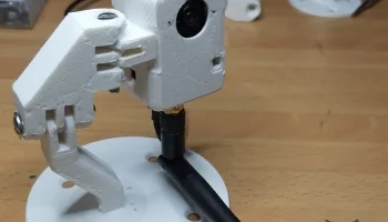Корпус камеры ESP32 с регулируемым шарниром/креплением (1..