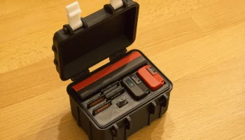 Прочный бокс для аккумуляторов Sony NP-FW50, SD-карт и за..