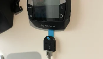 Настенное крепление Bosch Intuvia с держателем для ключей...