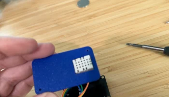 небольшой корпус для ESP32 и датчика температуры/влажност.. 1
