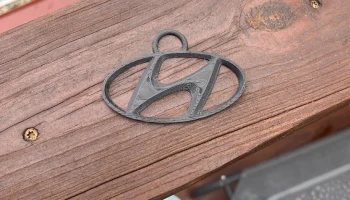 Брелок с логотипом Hyundai 2