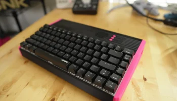 Корпус компьютера с клавиатурой MiSTer FPGA......