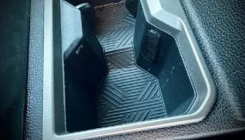 Зажимы для подстаканников Toyota Tacoma 2024 года........... 1