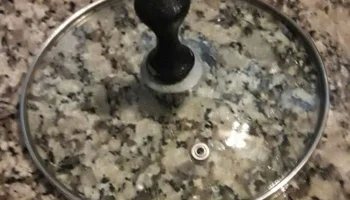 Простая закругленная ручка.