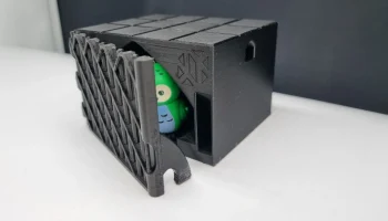 Dice Jail: распечатанный на месте тюремный реквизит и коробк 2