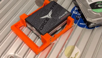 Тройной адаптер SSD/HDD с 2,5 на 3,5 дюйма...... 2