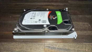 Контейнер для жесткого диска PS2 3,5 дюйма...... 1