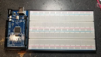 Контейнер для макетной платы Arduino............ 1