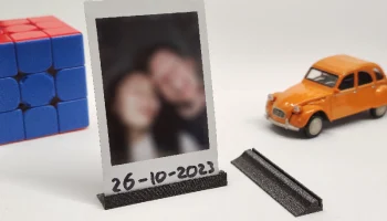 Простейшая подставка Instax Polaroid Простейшая подставка Instax Polaroid