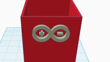 Коробка с логотипом Arduino.