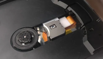 PS2 Slim Disc Guard (депрессор ленточного кабеля лазера)... PS2 Slim Disc Guard (депрессор ленточного кабеля лазера)...