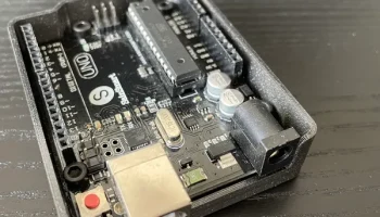 Простой корпус Arduino Uno