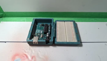 Безвинтовой* корпус для Arduino и мини-макета............