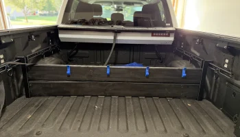 КРЕПЛЕНИЕ КРОНШТЕЙНА РАЗДЕЛИТЕЛЯ ДЛЯ РЕЛЬСОВ FORD F150 DI.. 2