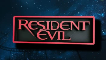 Коробка с вывеской в ​​кинозале кинотеатра Resident Evil....