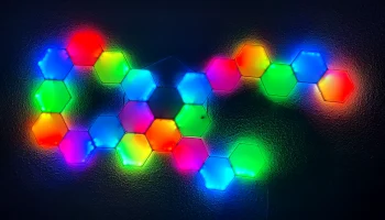 ШЕСТИГРАННЫЙ НАСТЕННЫЙ СВЕТОДИОД........ 1