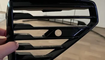 Люк Volvo V60 для гибридных решеток R-Design...... 1