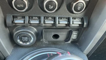 Крепление GT86/BRZ/FR-S для iPhone 15 Pro 1