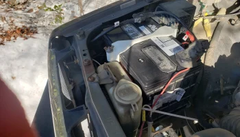 Удержание аккумулятора грузовика Toyota............ Удержание аккумулятора грузовика Toyota............