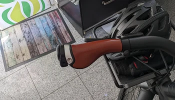 Крепление Vanmoof S3 к зеркалу Corky 6