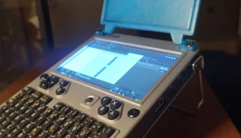 Откидная крышка экрана Clockwork Pi uConsole...... 1