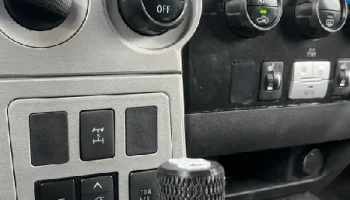 Панель двойного переключателя Toyota............ 5